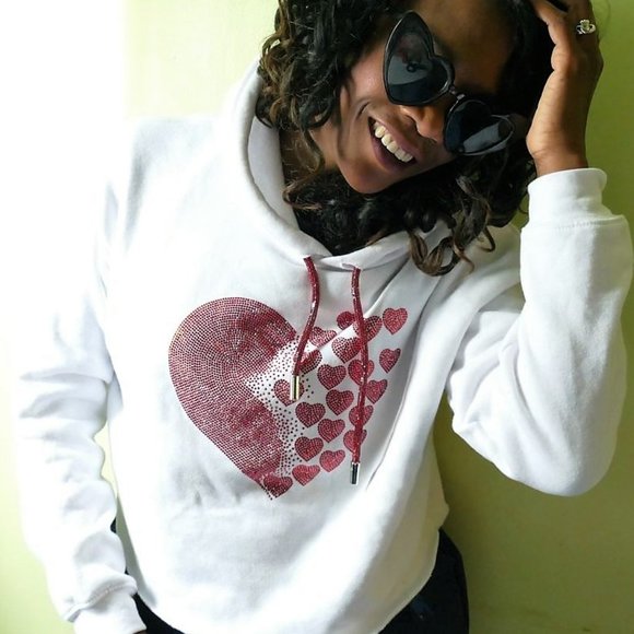 NWT Red Hearts Crystals On White Cropped Hoodie M - Picture 3 of 14